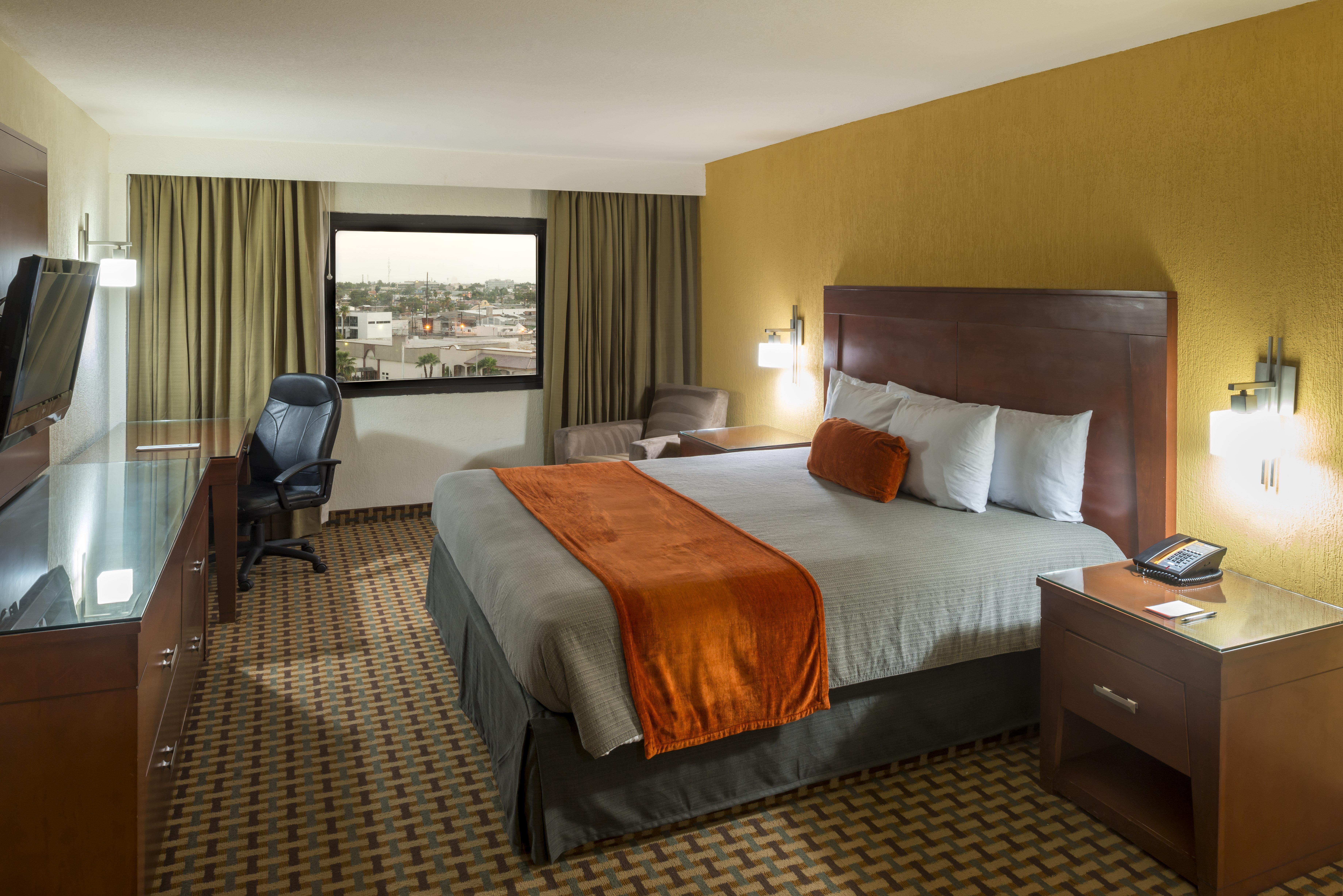 Real Inn Mexicali Exterior photo A typical room at the Hilton Garden Inn