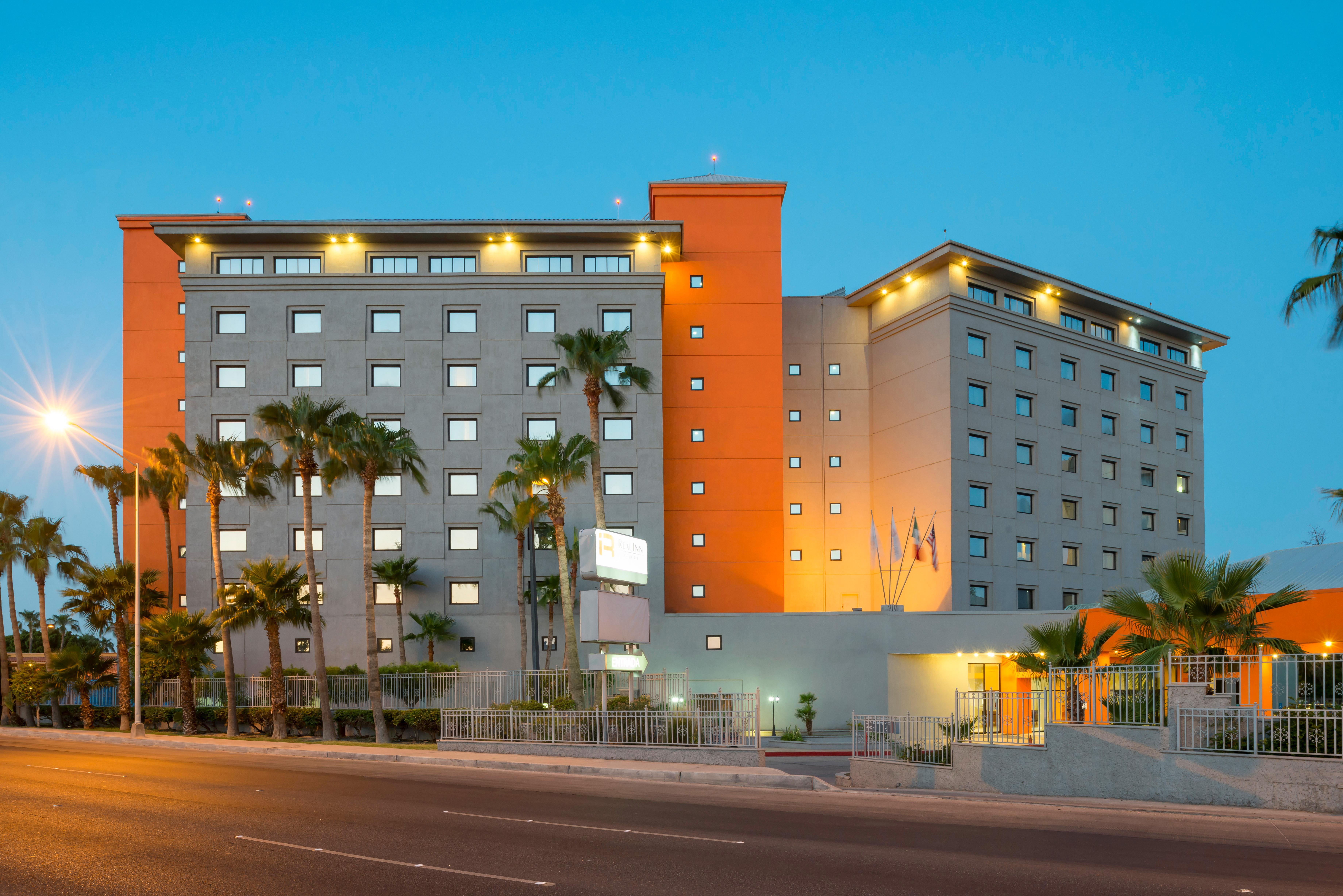 Real Inn Mexicali Exterior photo The new residence halls at the University of Arizona Global Campus